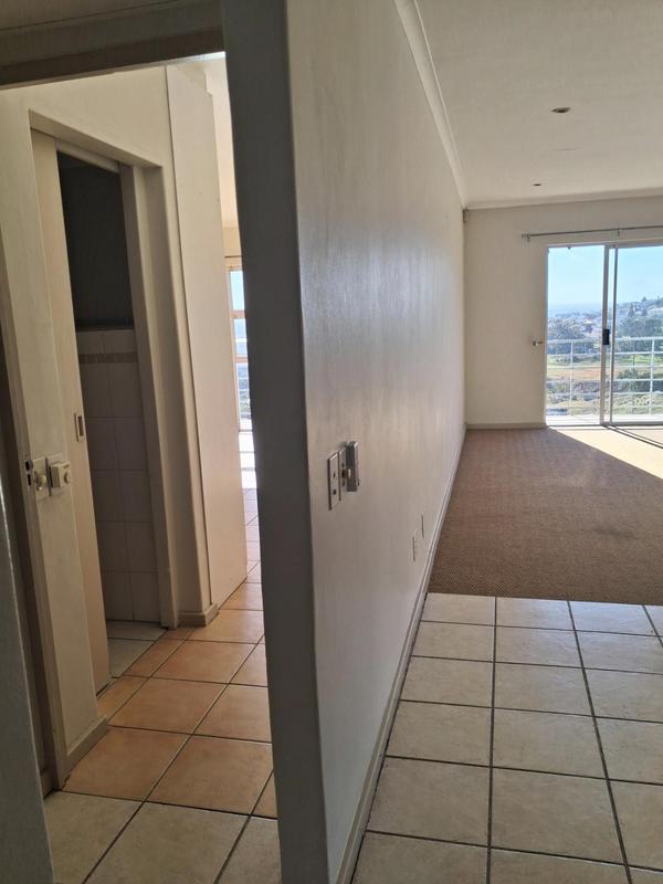 To Let 2 Bedroom Property for Rent in Vredehoek Western Cape